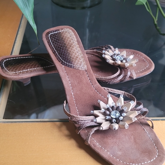 Enzo Angiolini Eamerci Brown Suede Crystal Flower Kitten Sandals - Picture 7 of 10